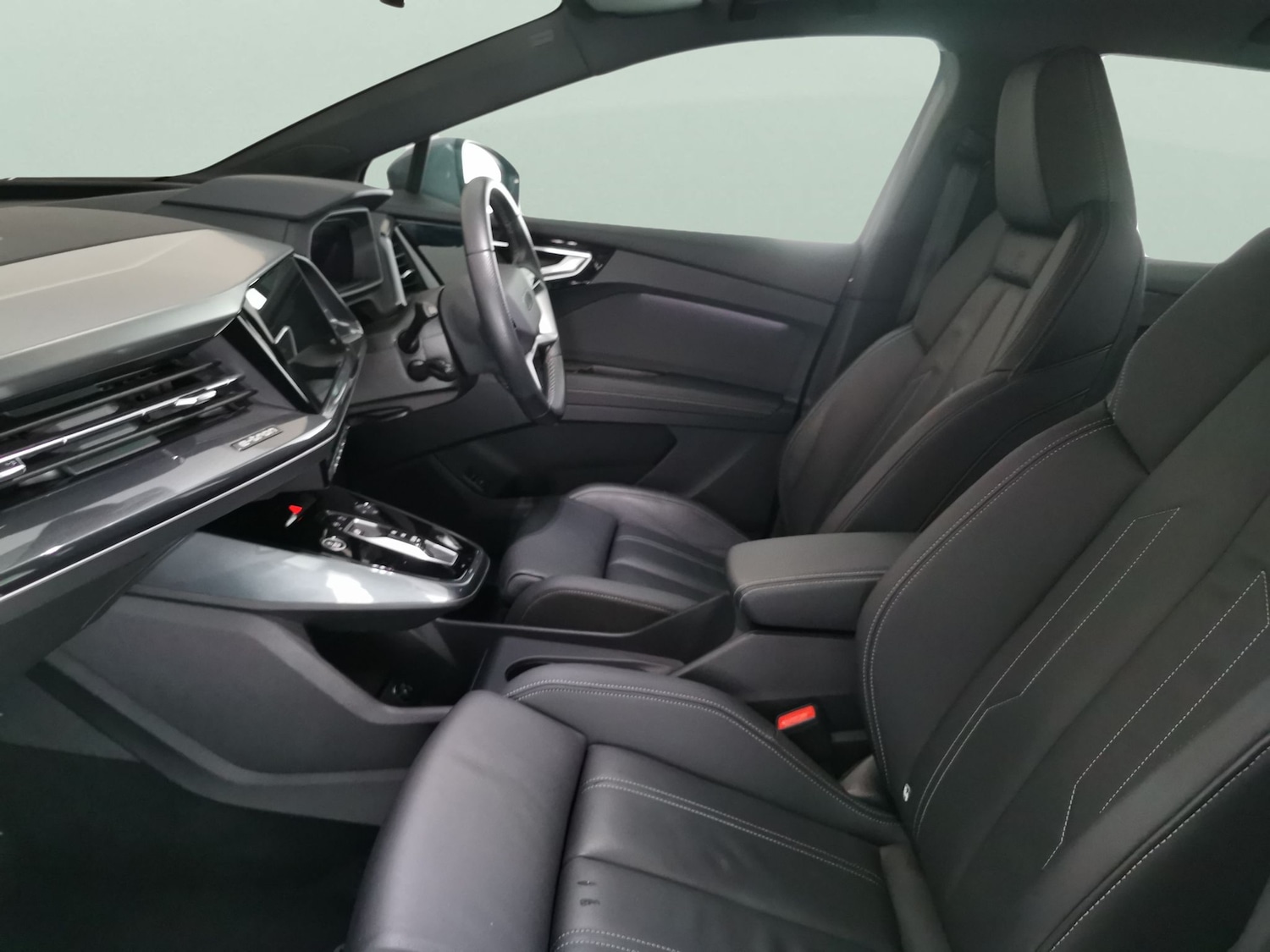 Used Audi Q4 e-tron 2023 for sale - 77326661: Photo 4