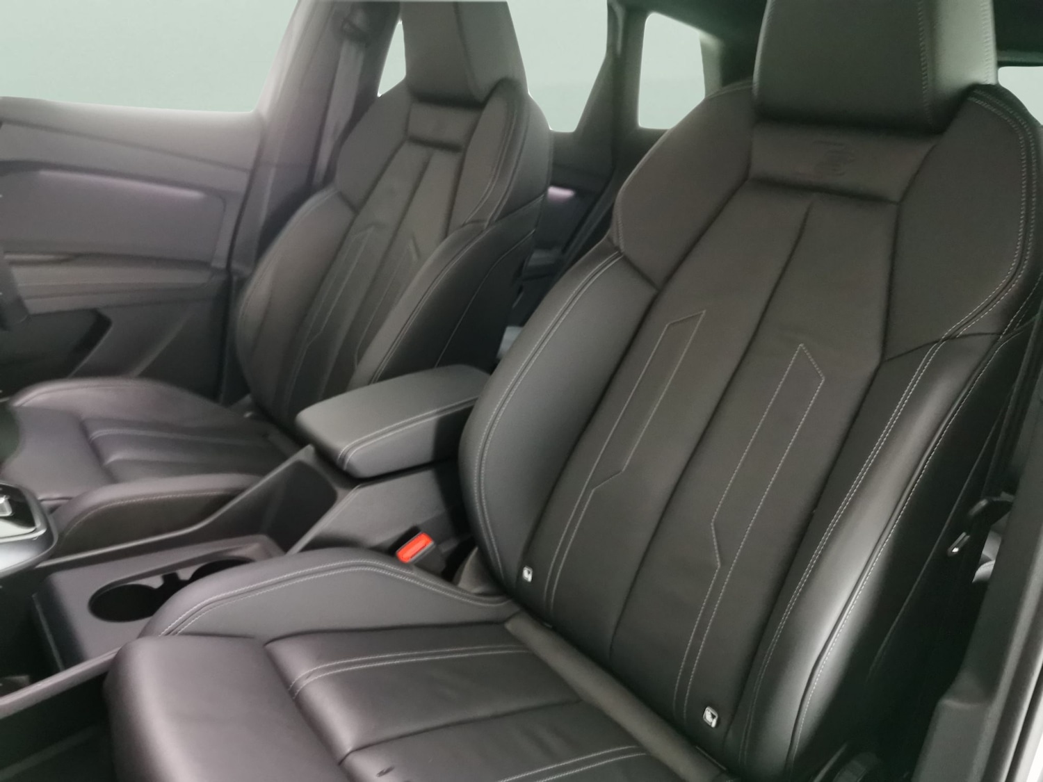 Used Audi Q4 e-tron 2023 for sale - 77326661: Photo 7