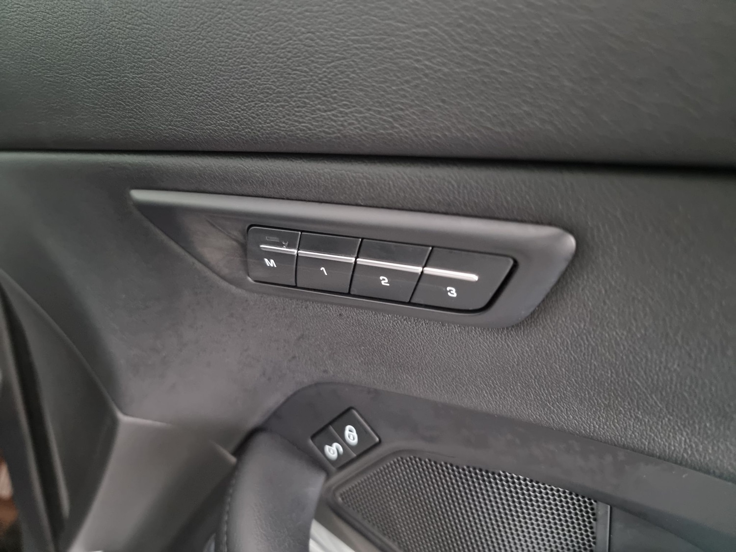 Used Jaguar E-Pace 2018 for sale - 76332906: Photo 32
