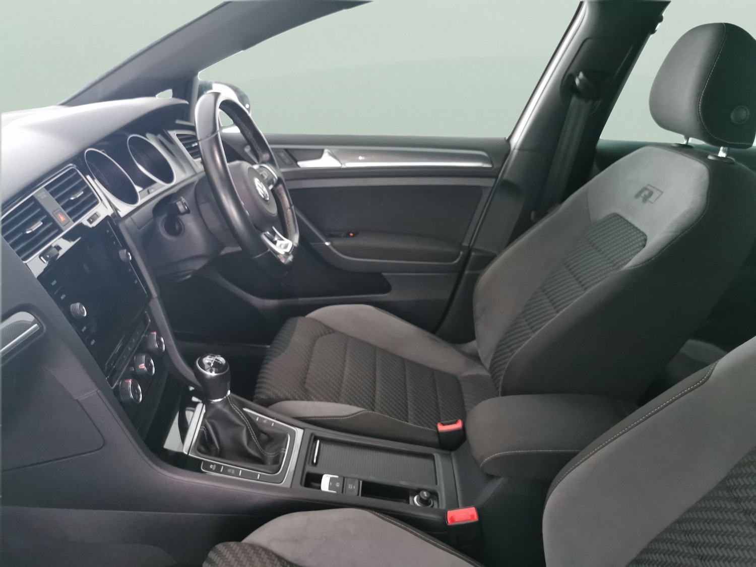 Used Volkswagen Golf 2018 for sale - 77418068: Photo 4