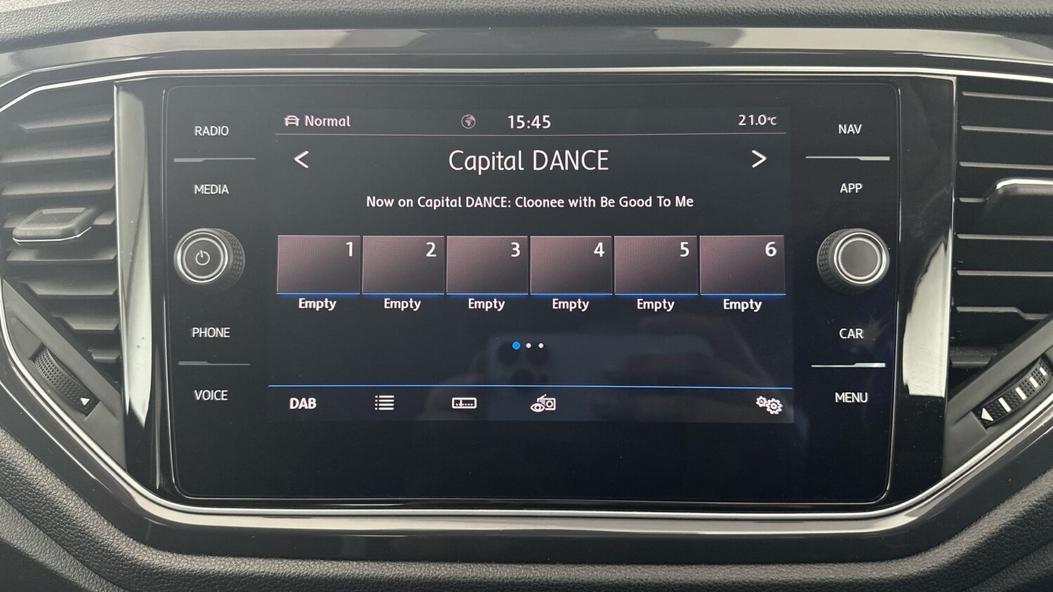 Used Volkswagen T-Roc 2019 for sale - 76971727: Photo 22