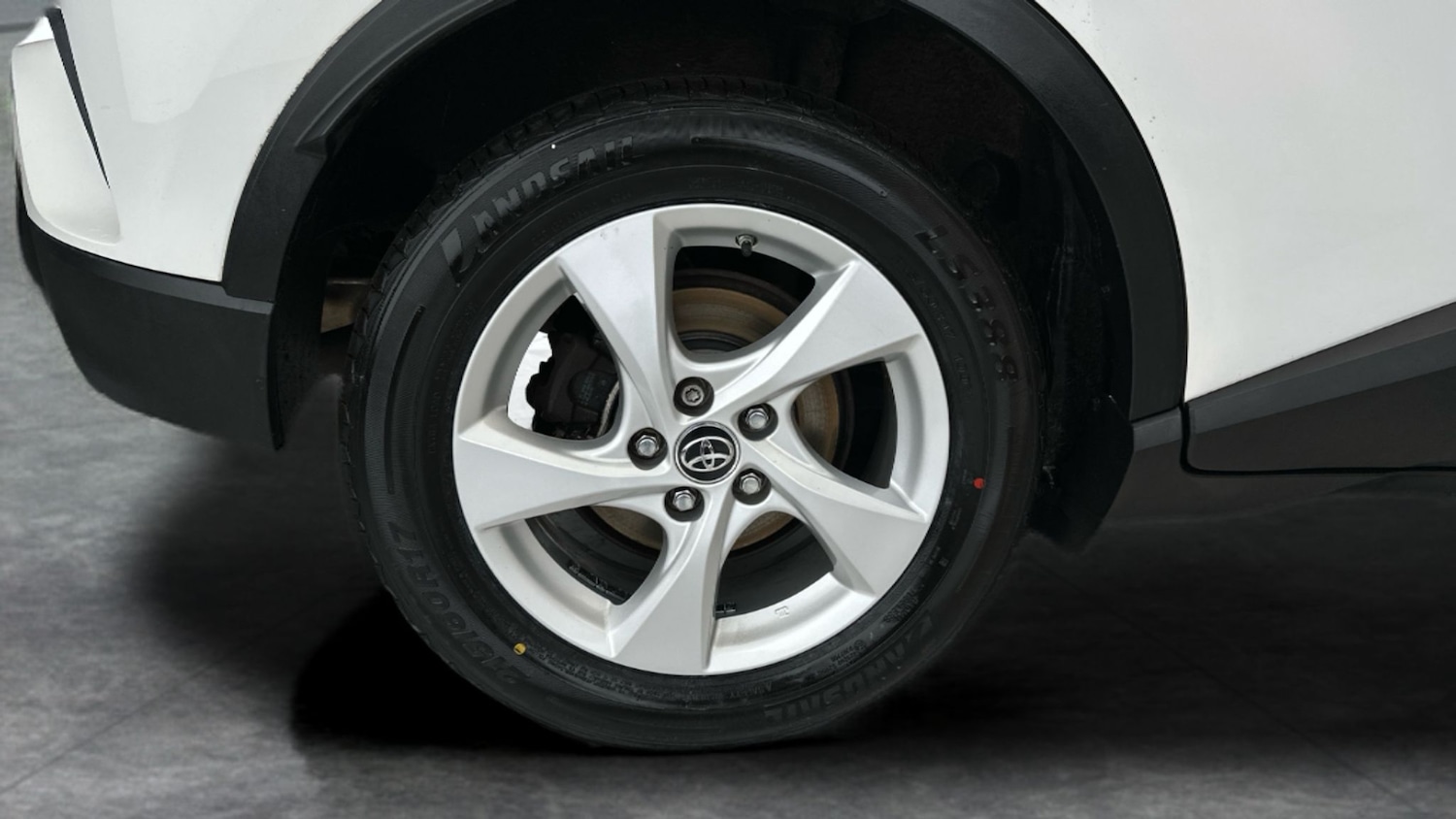 Used Toyota C-HR 2019 for sale - 76928407: Photo 11