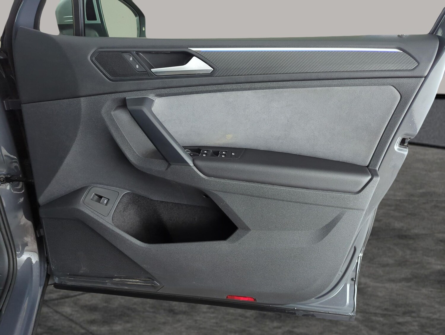 Used Volkswagen Tiguan 2023 for sale - 77720806: Photo 36