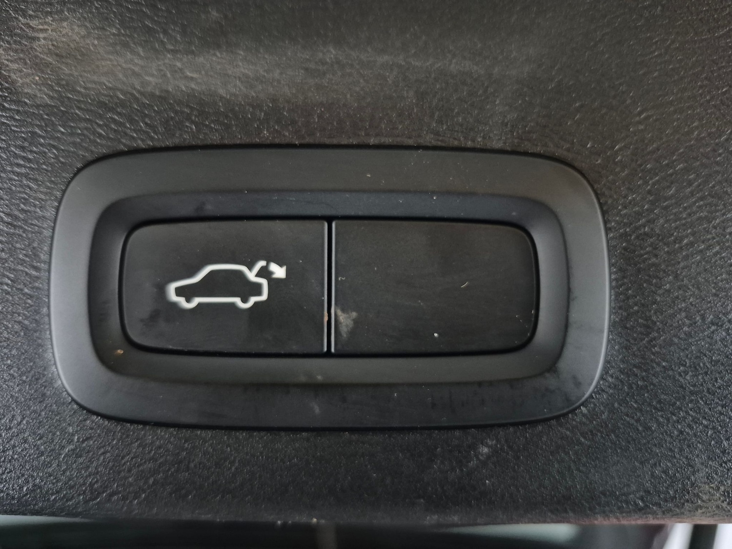 Used Volvo XC40 2023 for sale - 78075101: Photo 12