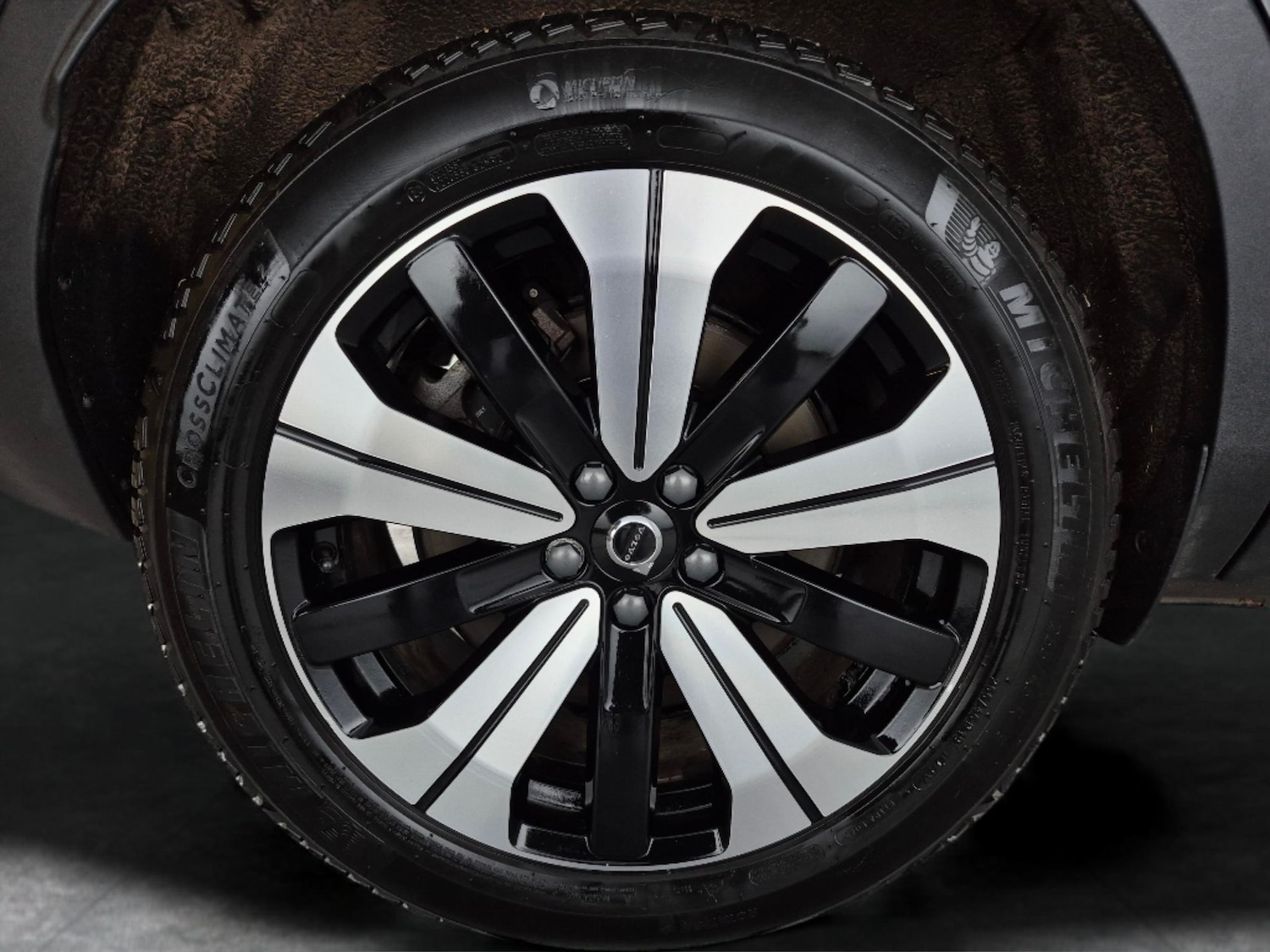 Used Volvo XC40 2023 for sale - 78075101: Photo 24