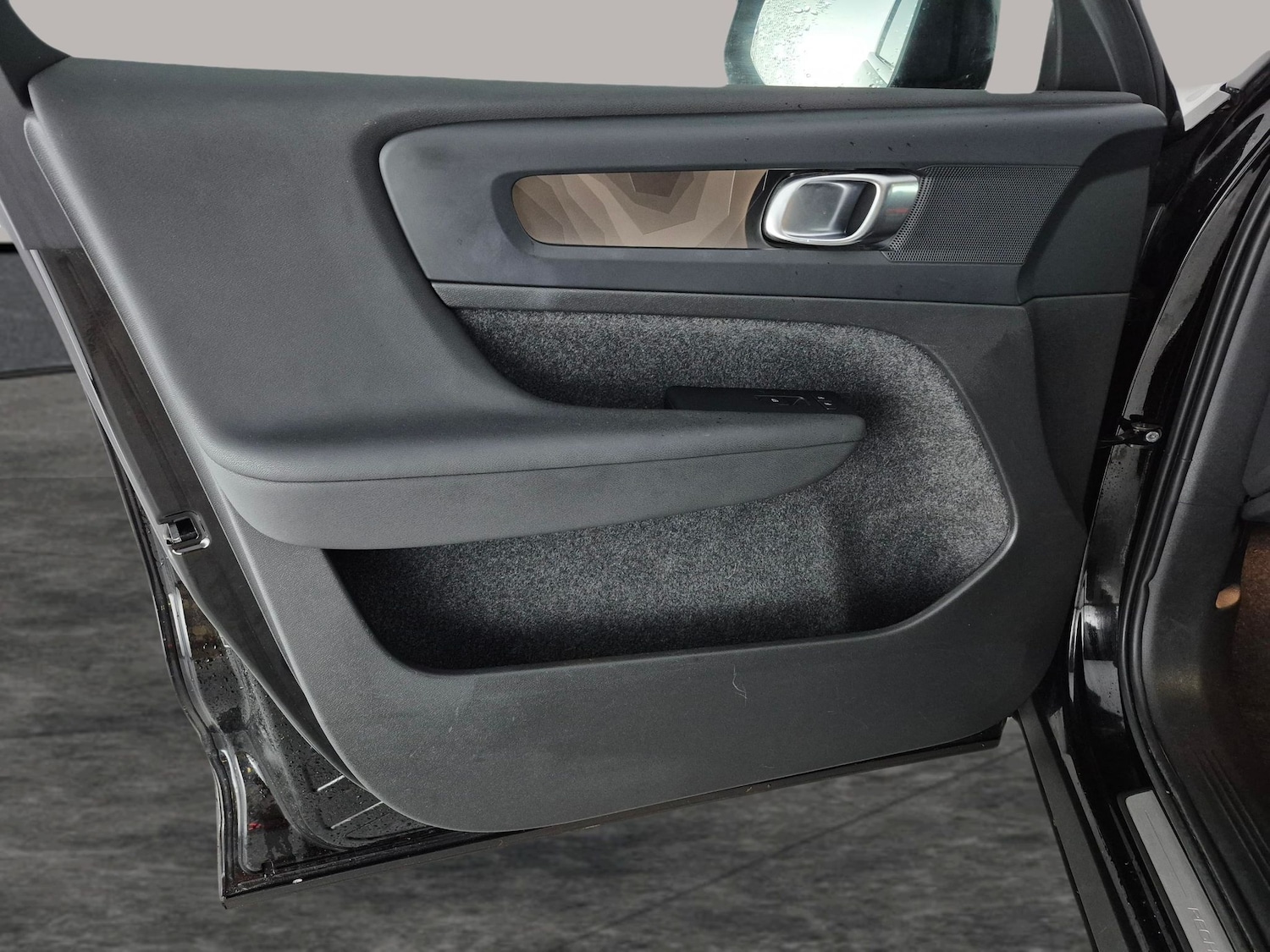 Used Volvo XC40 2023 for sale - 78075101: Photo 26