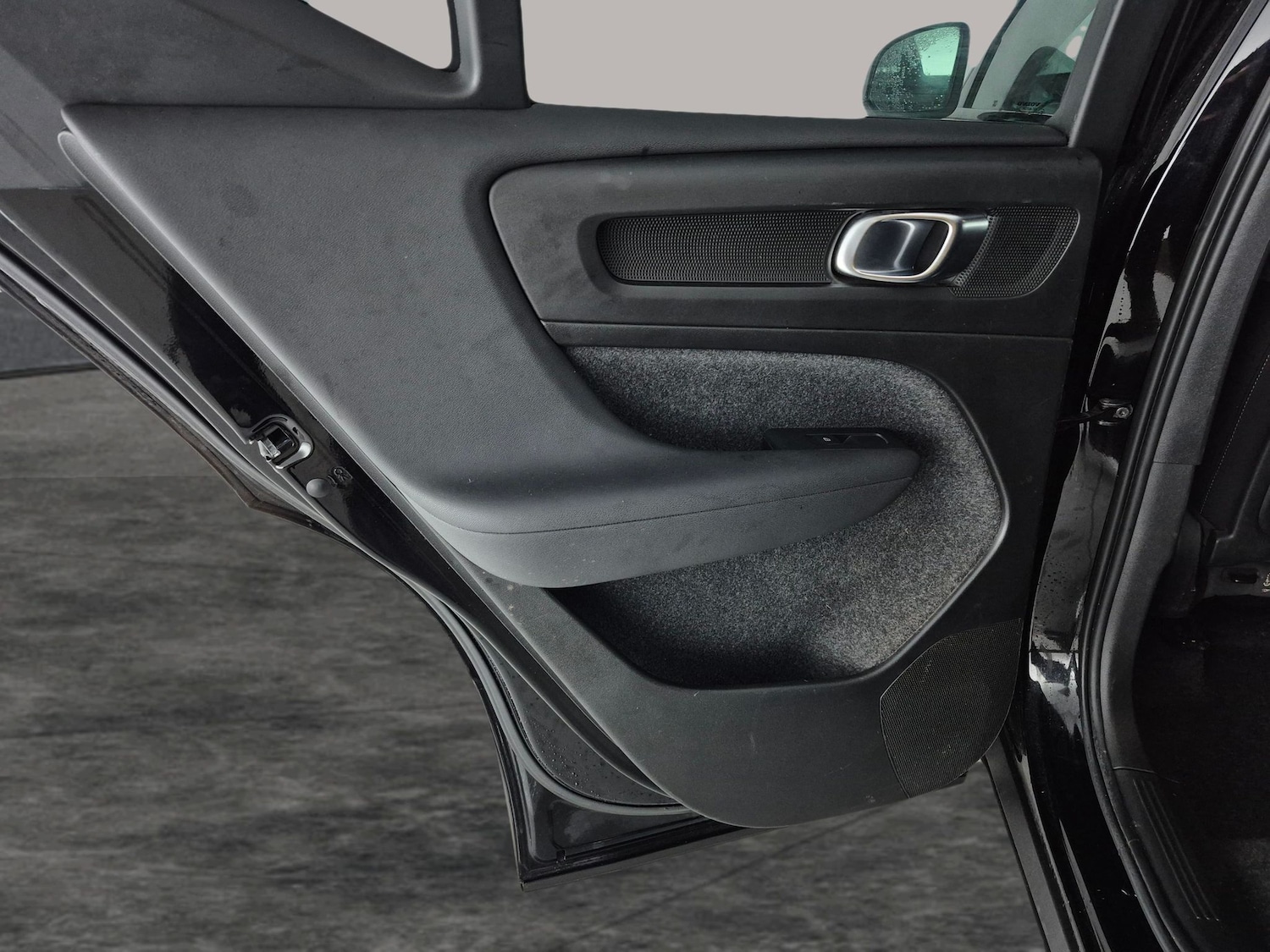 Used Volvo XC40 2023 for sale - 78075101: Photo 27