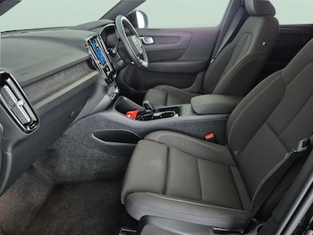 Used Volvo XC40 2023 for sale - 79486368: Photo