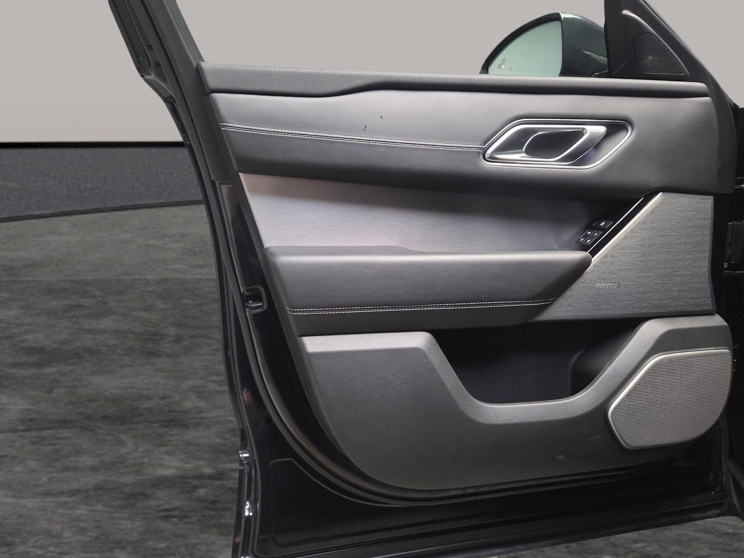 Used Land Rover Range Rover Velar 2019 for sale - 77629757: Photo 31