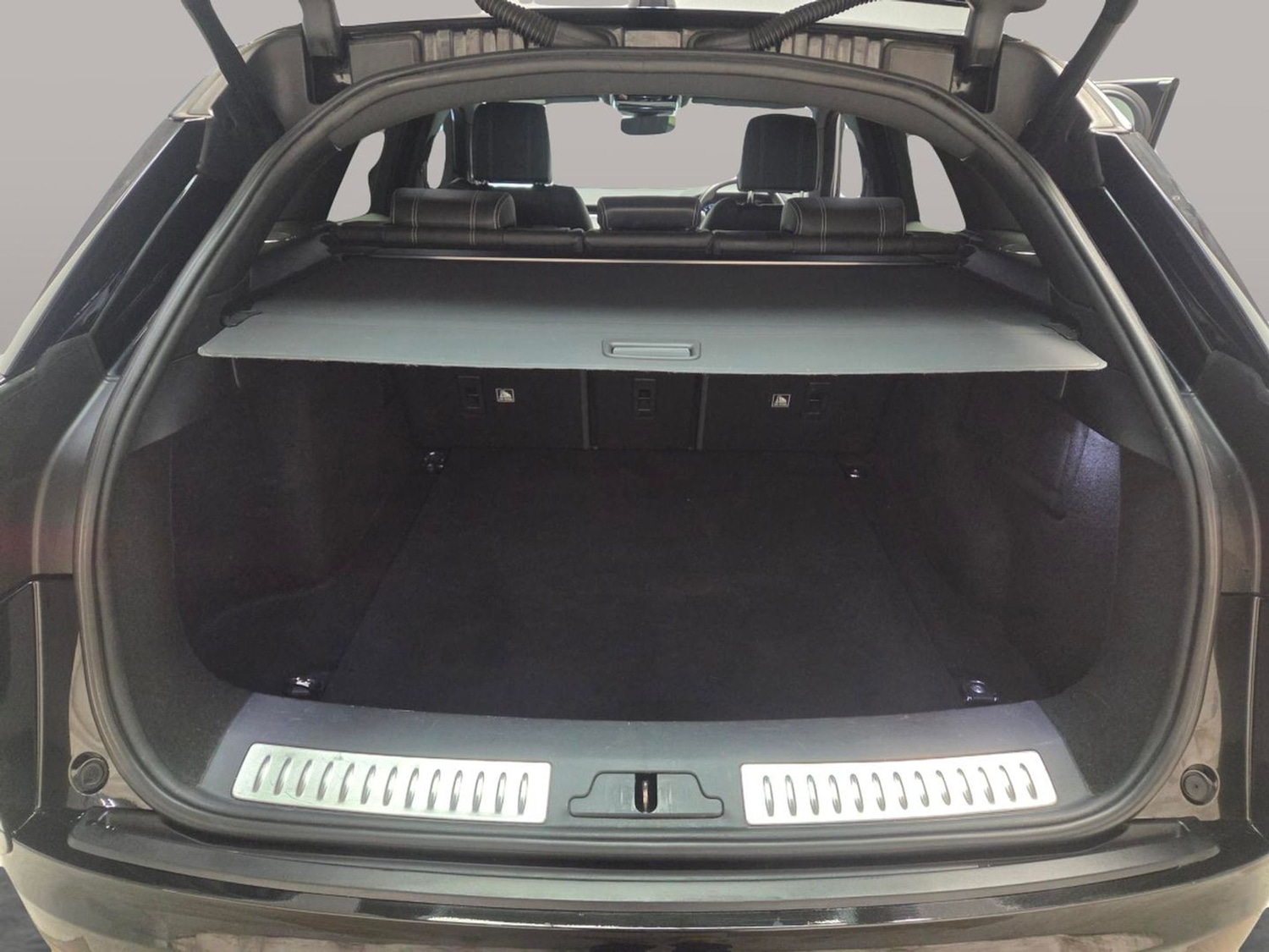 Used Land Rover Range Rover Velar 2019 for sale - 77629757: Photo 37