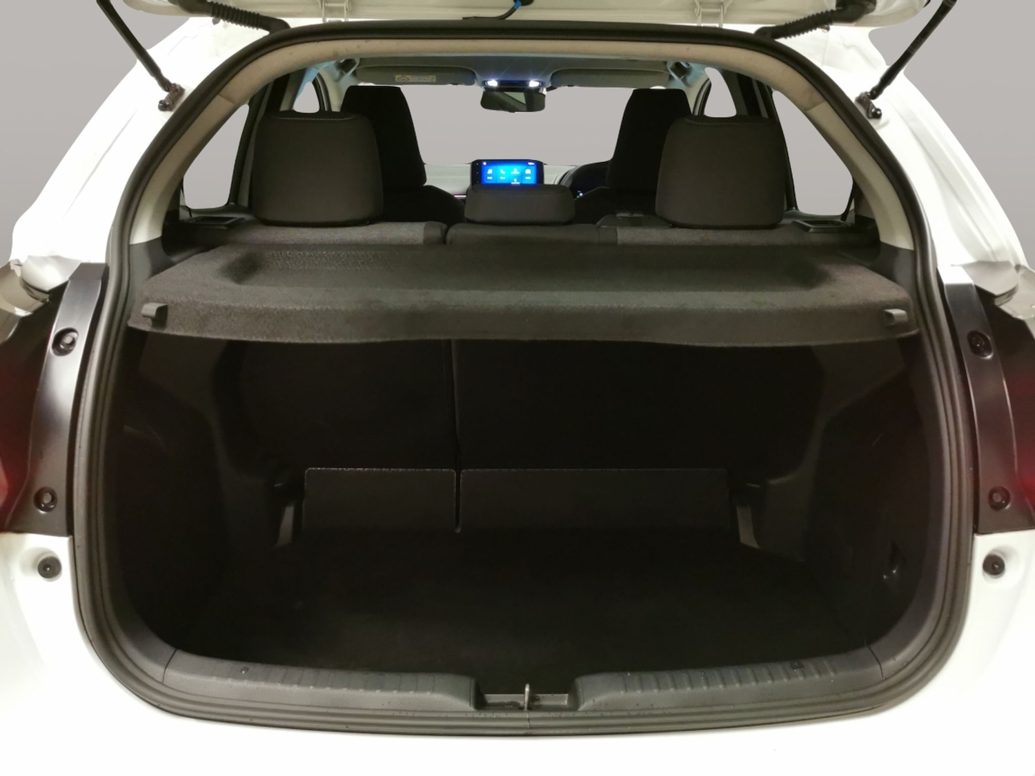 Used Toyota Yaris 2024 for sale - 77942620: Photo 30