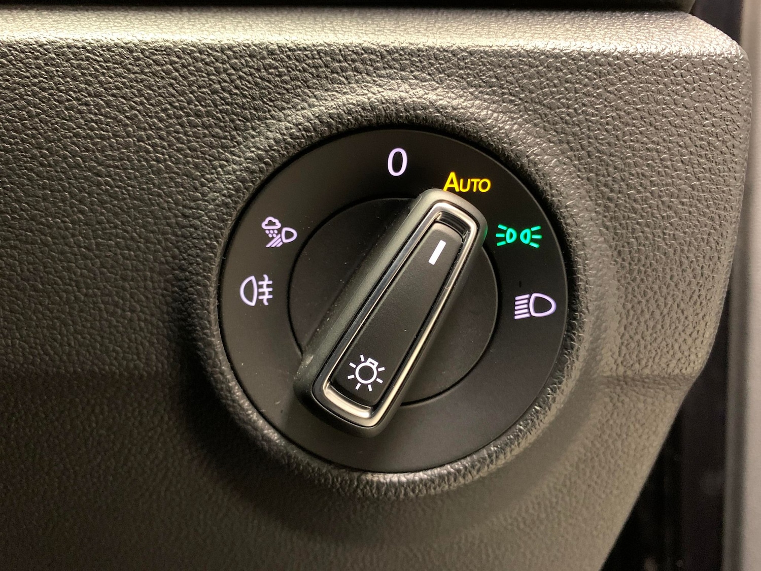 Used Volkswagen T-Roc 2023 for sale - 76895064: Photo 21