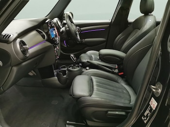 Used MINI Hatch 2021 for sale - 77194050: Photo