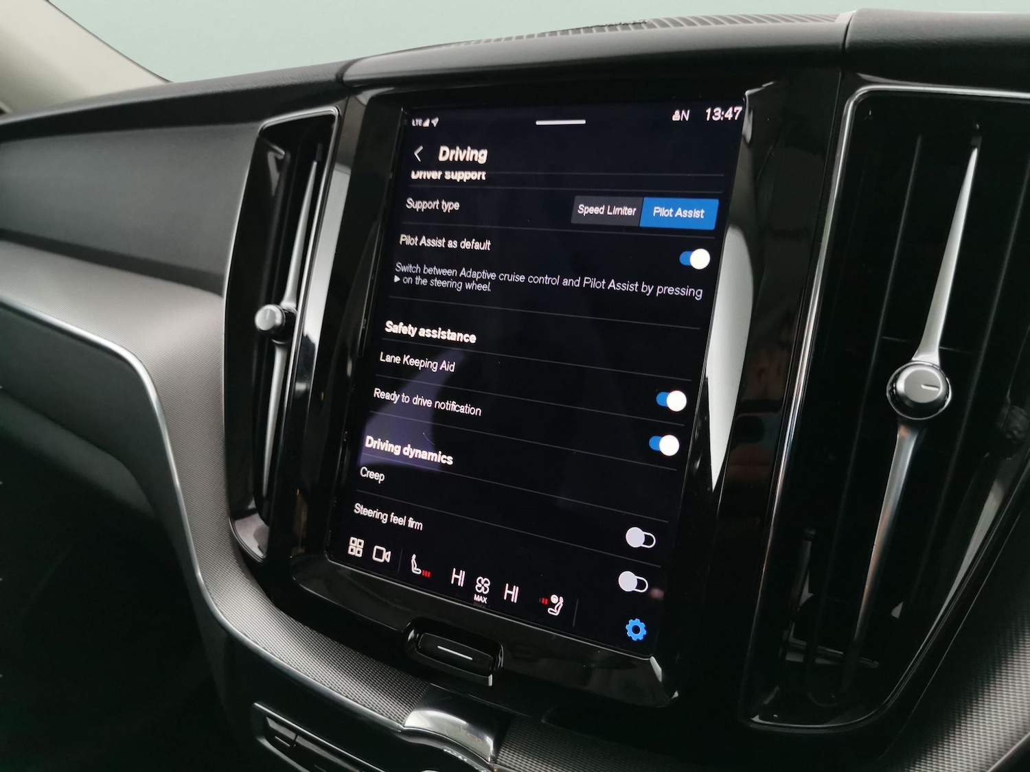 Used Volvo XC60 2022 for sale - 77170911: Photo 24