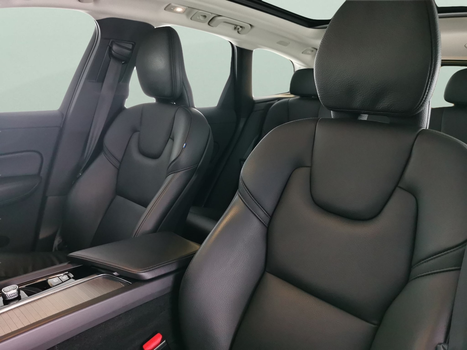 Used Volvo XC60 2022 for sale - 77170911: Photo 9