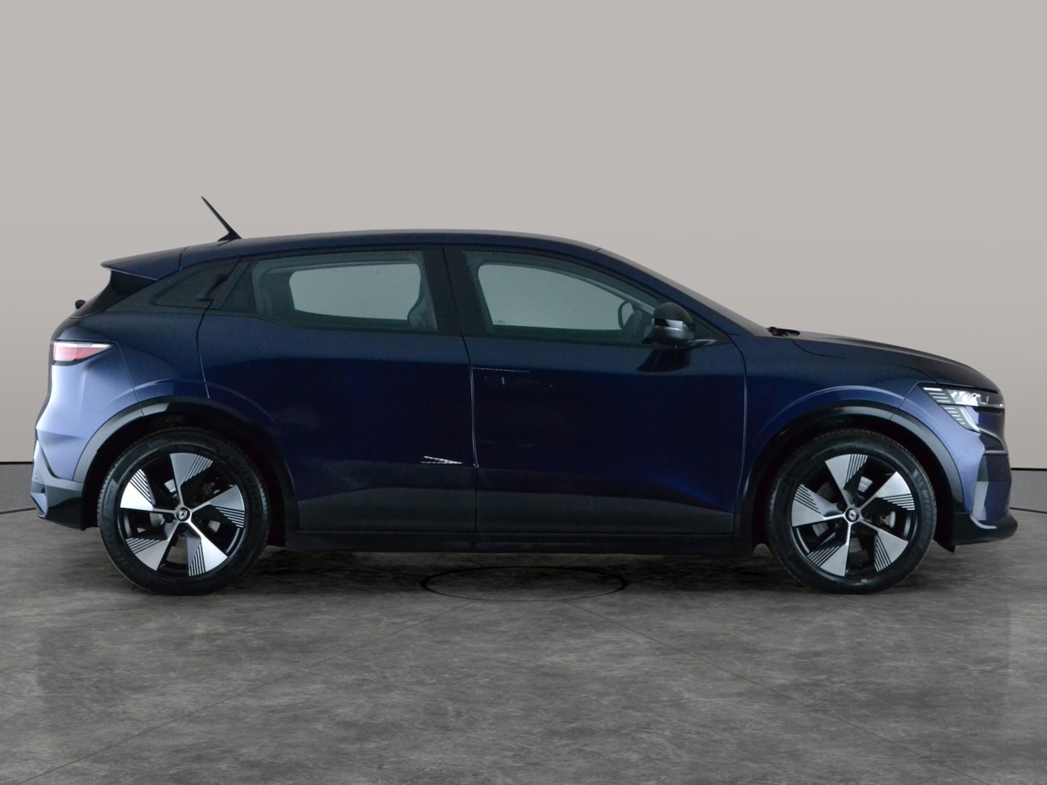 Used Renault Megane E Tech 2023 for sale - 77942570: Photo 7