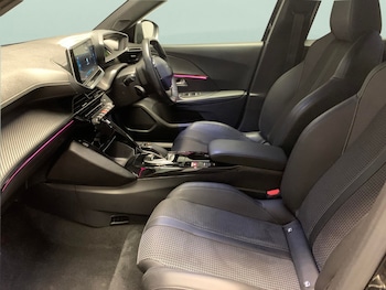 Used Peugeot E-2008 2021 for sale - 78982453: Photo
