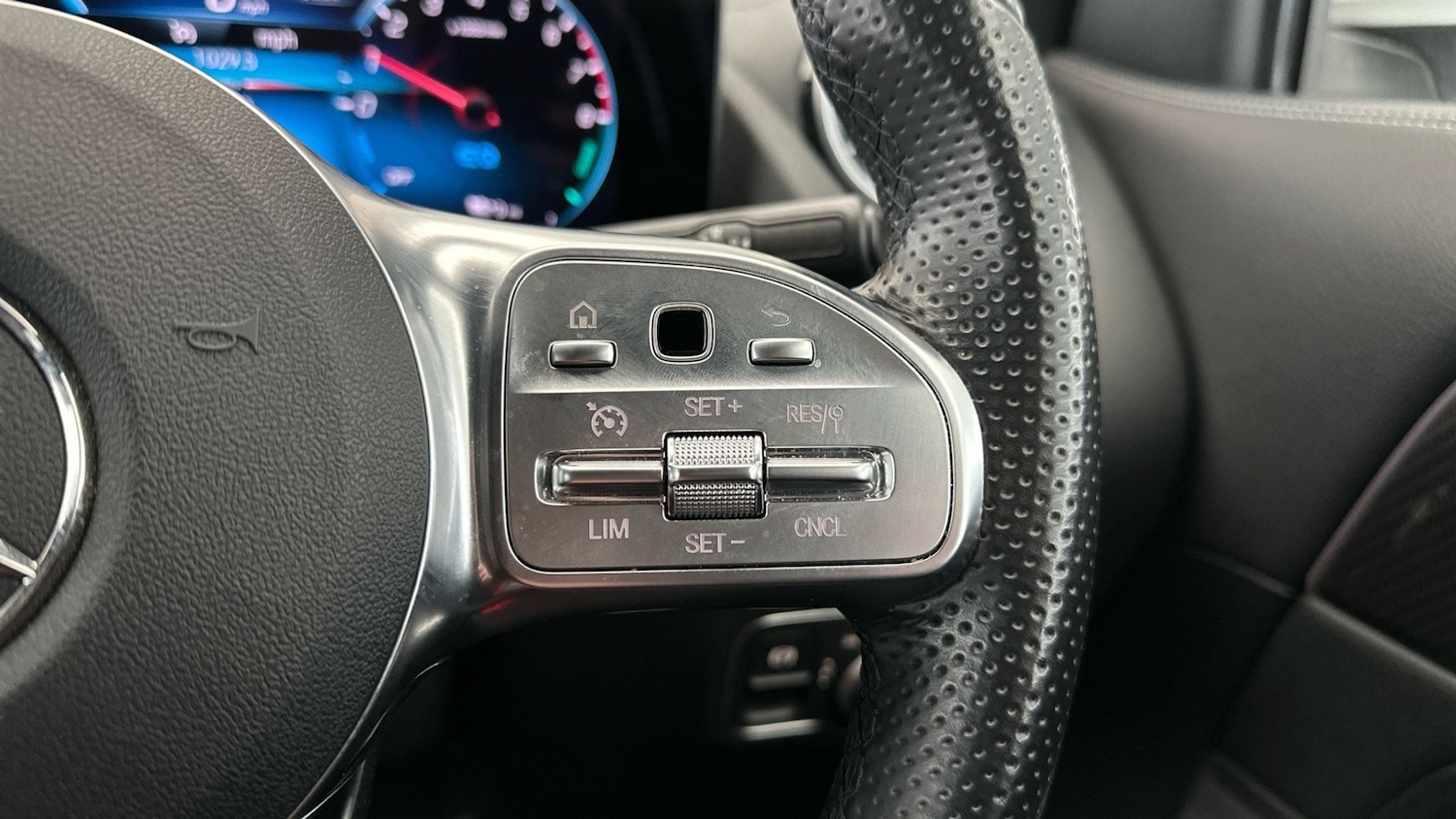 Used Mercedes-Benz GLA 2022 for sale - 76875423: Photo 24