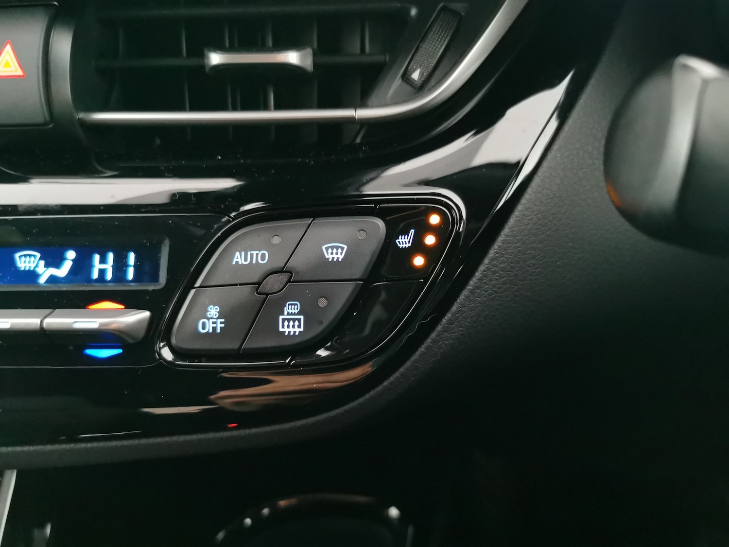 Used Toyota C-HR 2020 for sale - 77650920: Photo 19