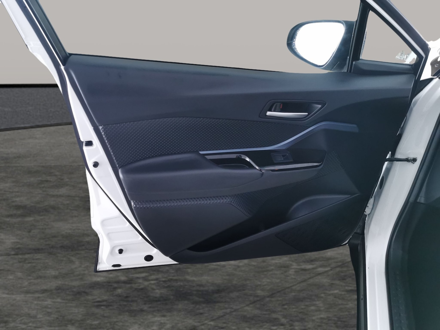 Used Toyota C-HR 2020 for sale - 77650920: Photo 26