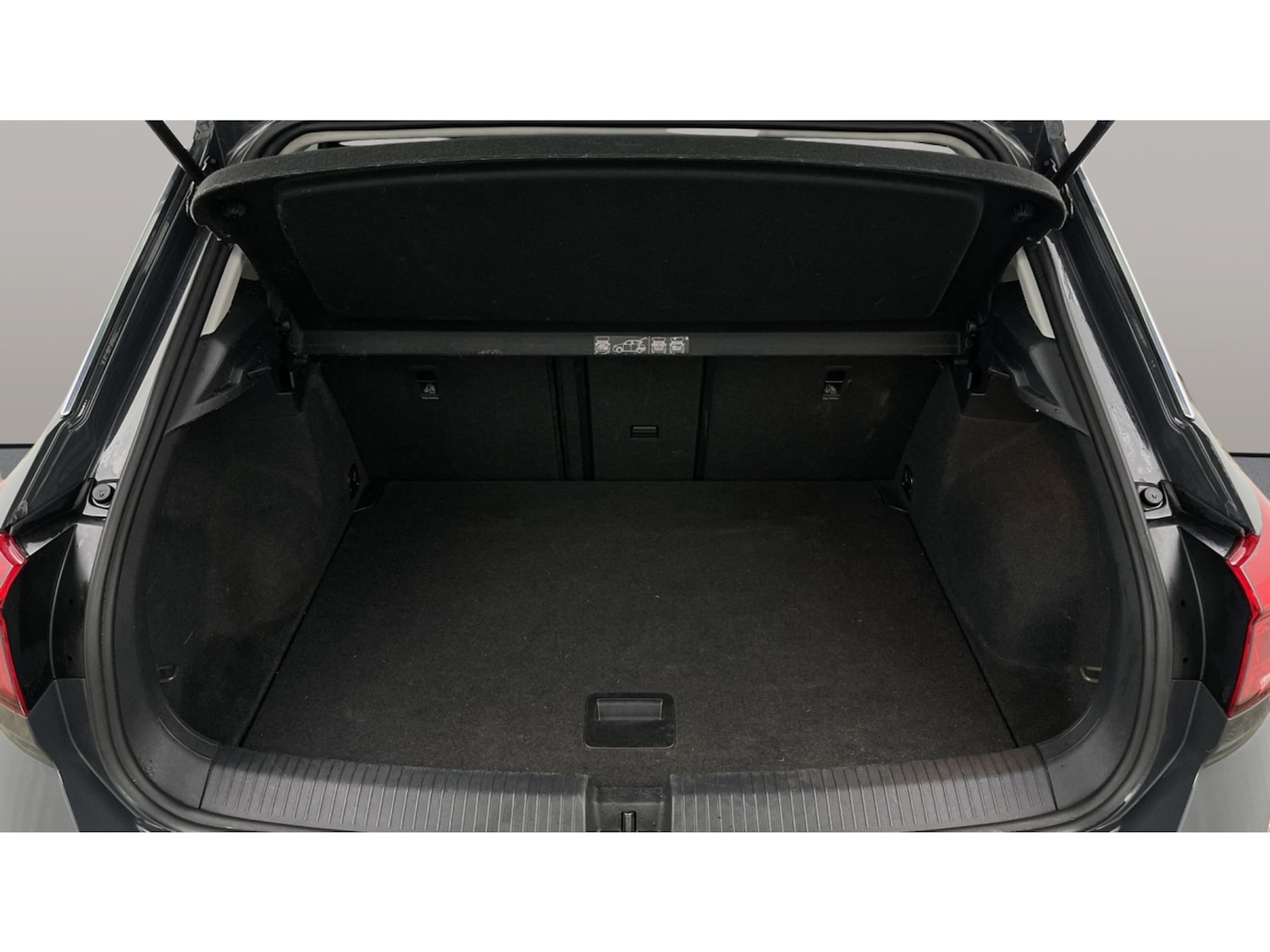 Used Volkswagen T-Roc 2021 for sale - 76750370: Photo 30