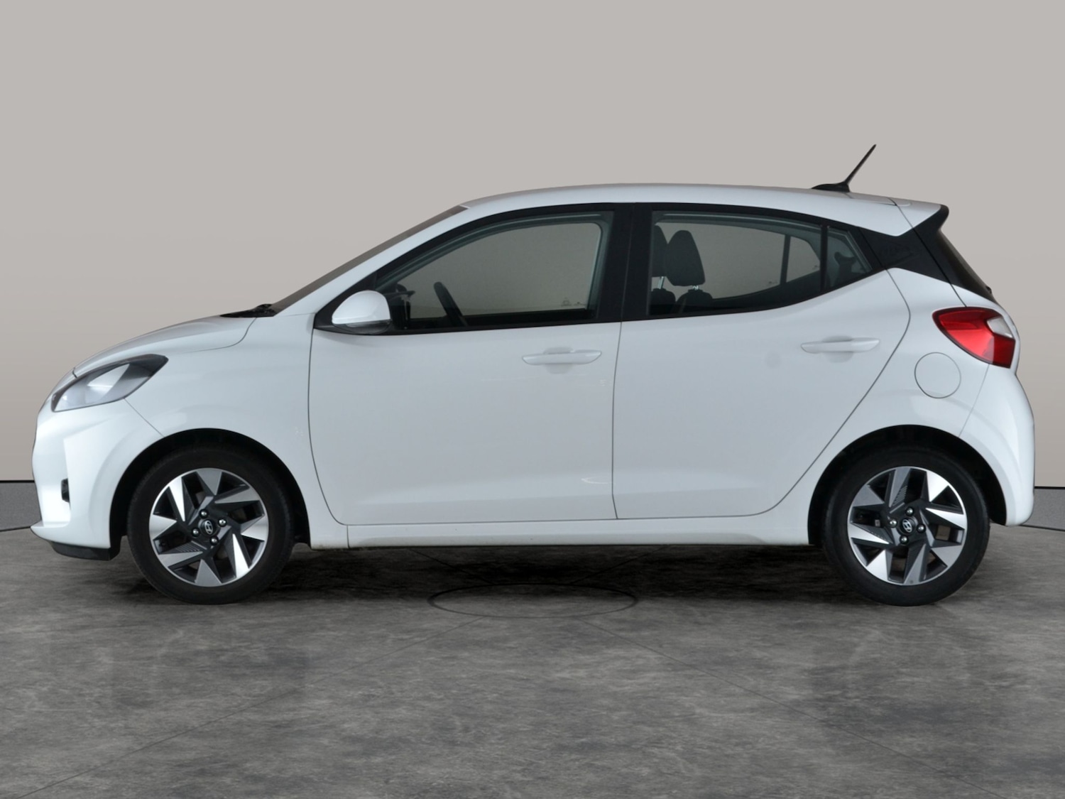 Used Hyundai i10 2023 for sale - 77123102: Photo 13