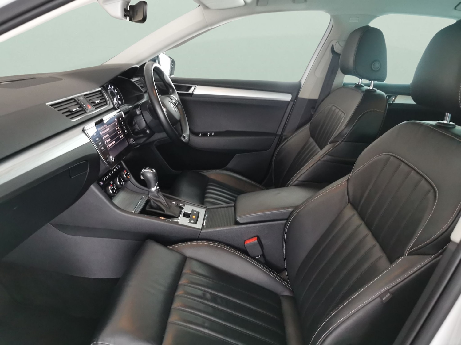 Used Skoda Superb 2021 for sale - 76390383: Photo 4