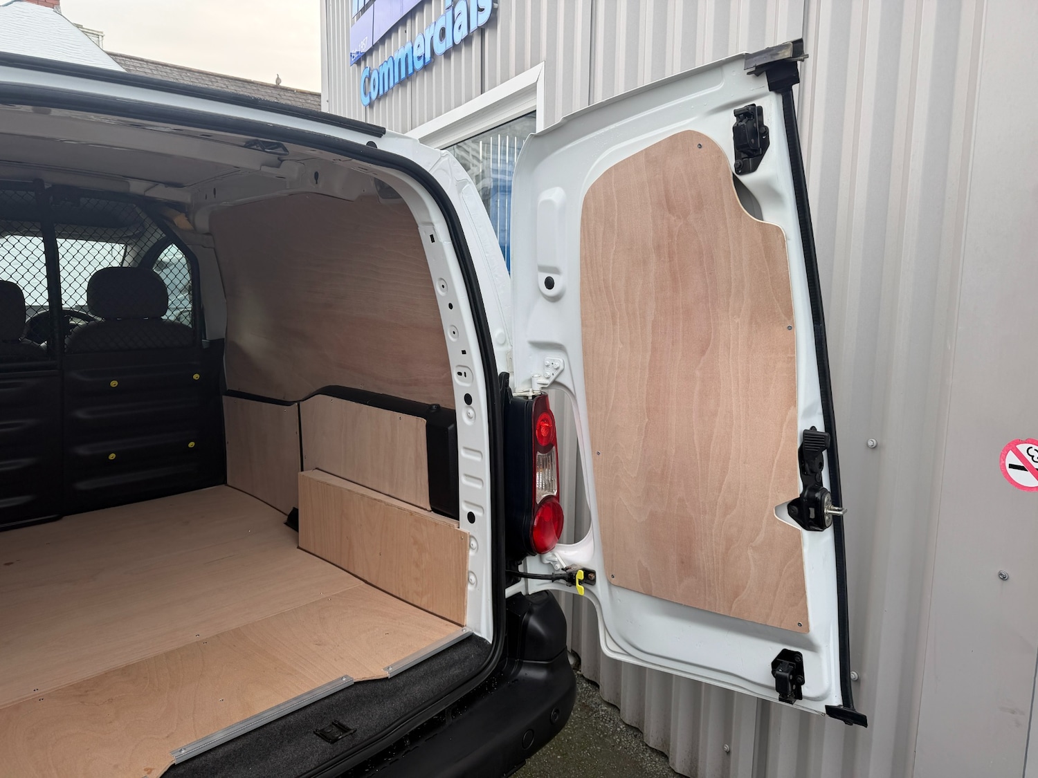 Used Peugeot Partner 2016 for sale - 76696781: Photo 10