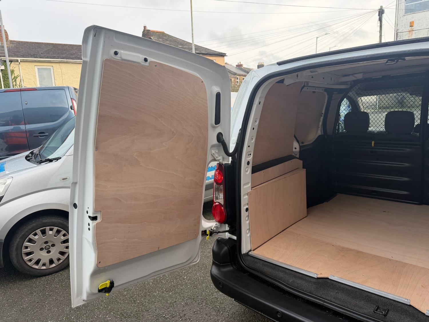 Used Peugeot Partner 2016 for sale - 76696781: Photo 11