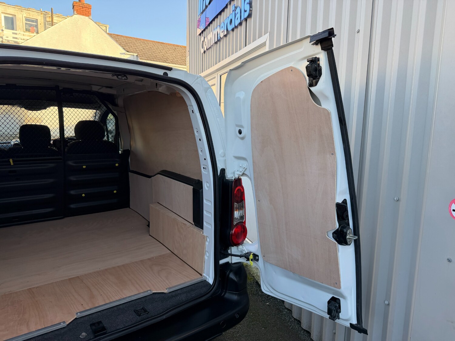 Used Peugeot Partner 2017 for sale - 76705644: Photo 10