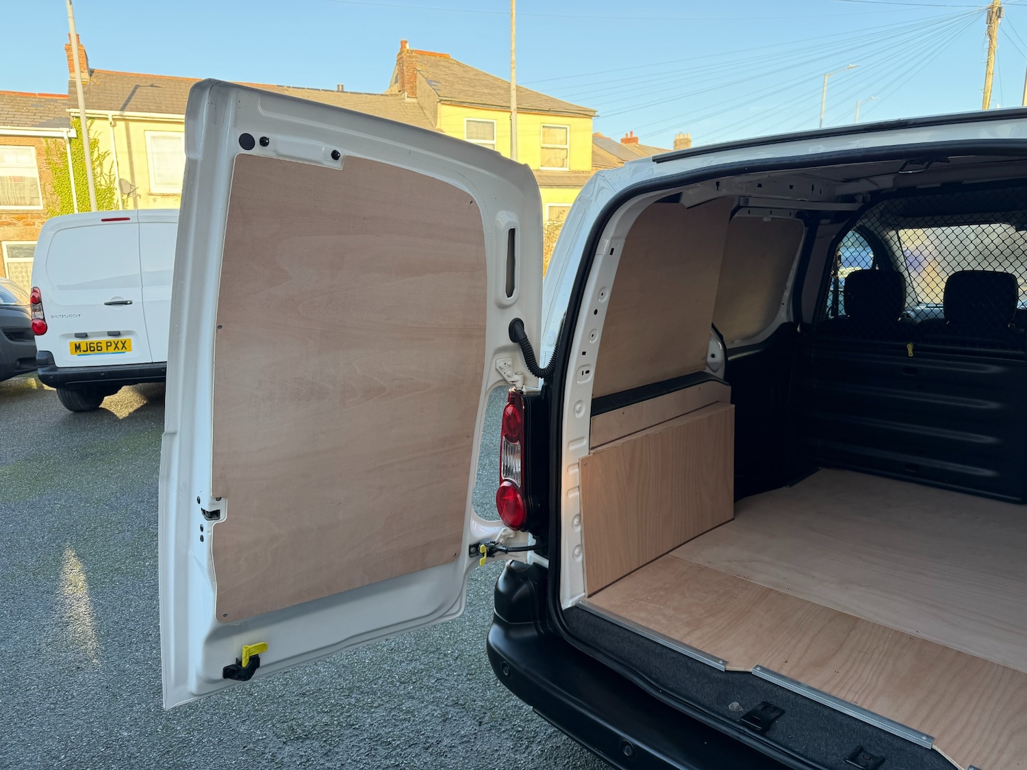 Used Peugeot Partner 2017 for sale - 76705644: Photo 11