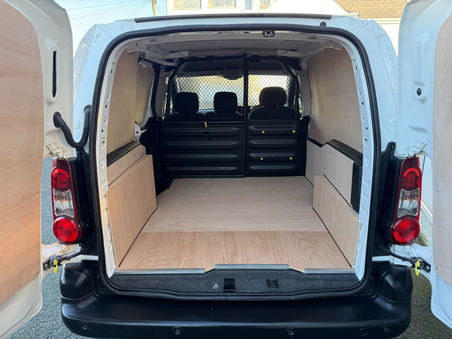 Used Peugeot Partner 2017 for sale - 76705644: Photo 9