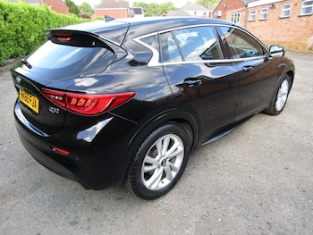 Used Infiniti Q30 2016 for sale - 79453653: Photo