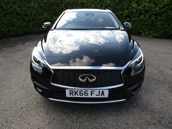 Used Infiniti Q30 2016 for sale - 79453653: Photo