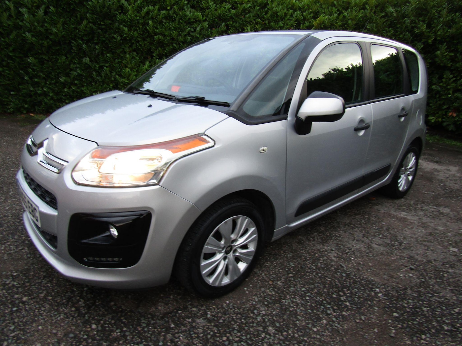 Used Citroen C3 Picasso 2015 for sale - 76371561: Photo 3