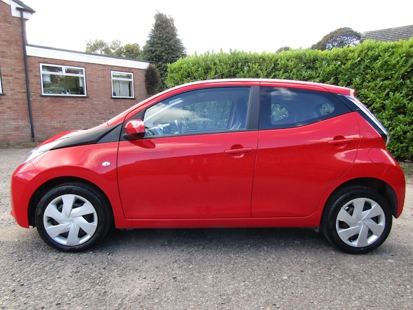 Used Toyota AYGO 2017 for sale - 76094429: Photo 4