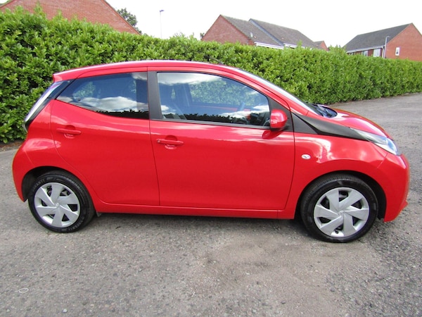 Used Toyota AYGO 2017 for sale - 76094429: Photo 8