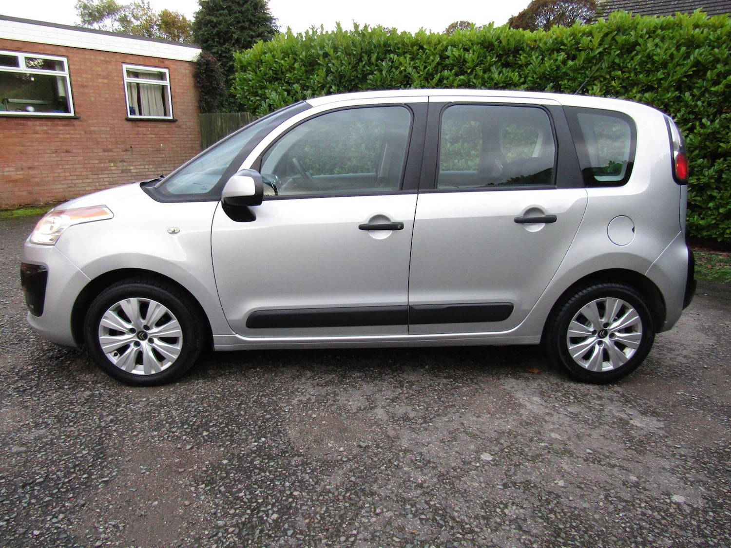 Used Citroen C3 Picasso 2015 for sale - 76995230: Photo 4