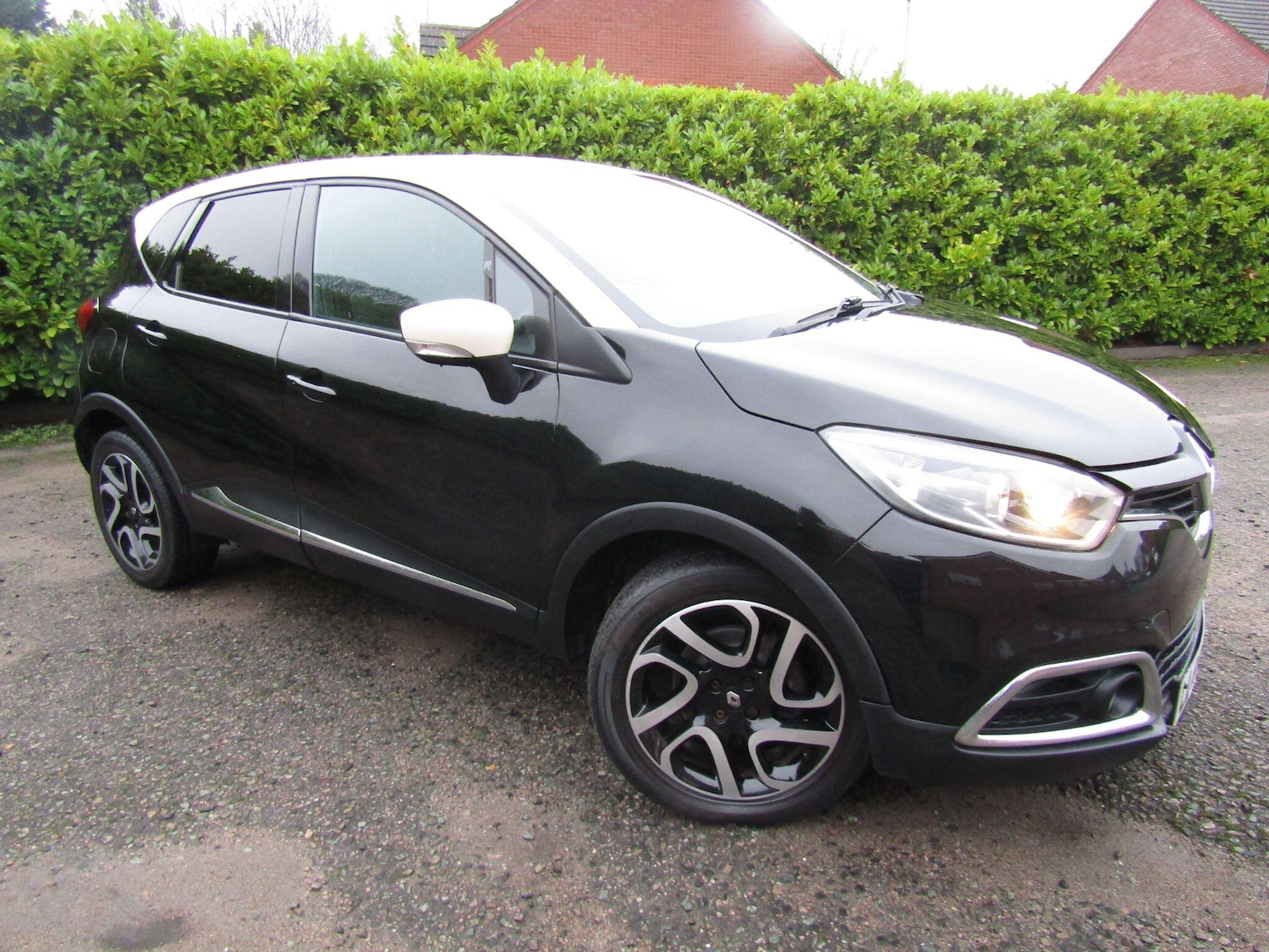Used Renault Captur for sale - 77175157: Photo 1