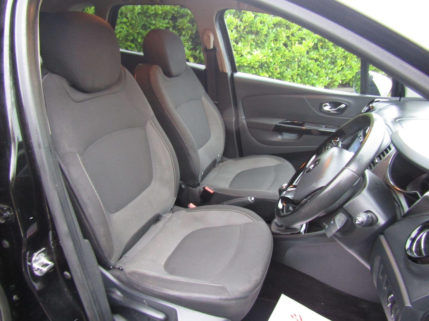 Used Renault Captur for sale - 77175157: Photo 11