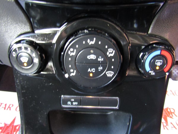 Used Ford Fiesta 2013 for sale - 76318049: Photo 15