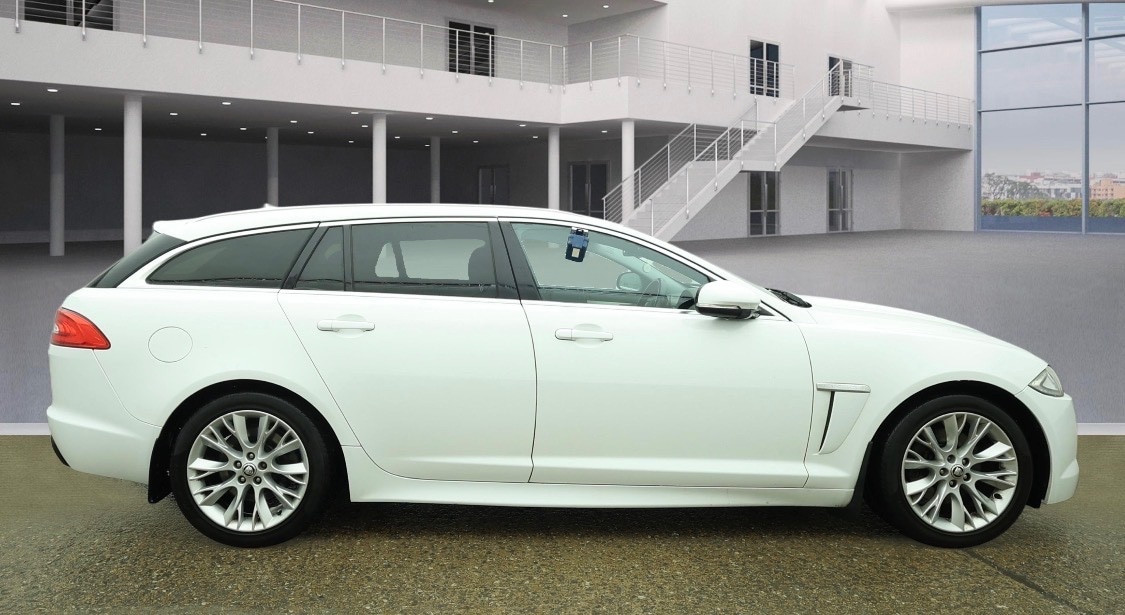 Used Jaguar XF 2013 for sale - 78045863: Photo 4