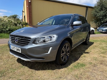 Used Volvo XC60 2017 for sale - 79057518: Photo