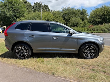 Used Volvo XC60 2017 for sale - 79057518: Photo