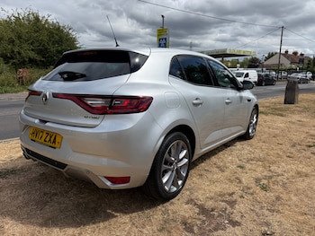 Used Renault Megane 2017 for sale - 79360577: Photo