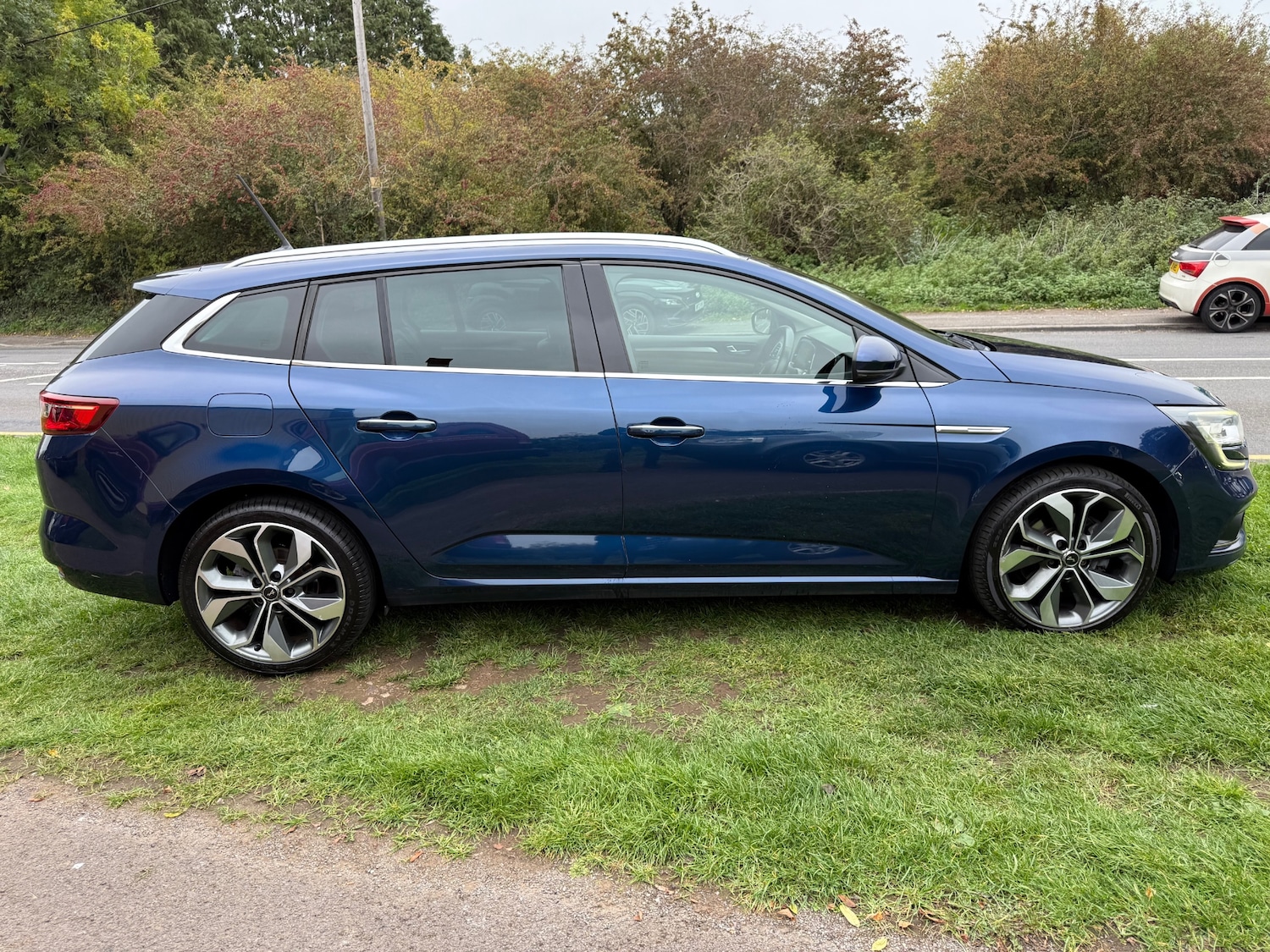 Used Renault Megane 2017 for sale - 76236441: Photo 4