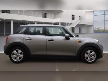 Used MINI Hatch 2017 for sale - 76235235: Photo 4