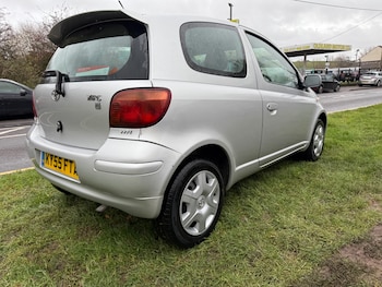 Used Toyota Yaris 2005 for sale - 76767133: Photo
