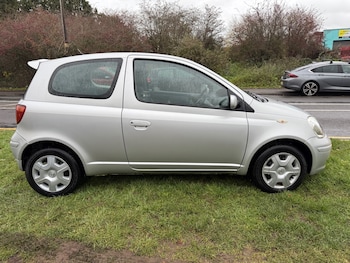 Used Toyota Yaris 2005 for sale - 76767133: Photo