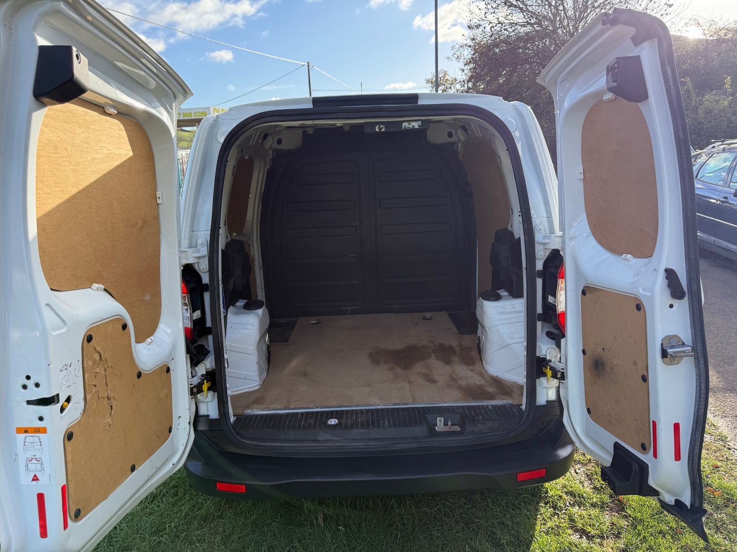 Used Ford Transit Courier 2019 for sale - 76643163: Photo 11
